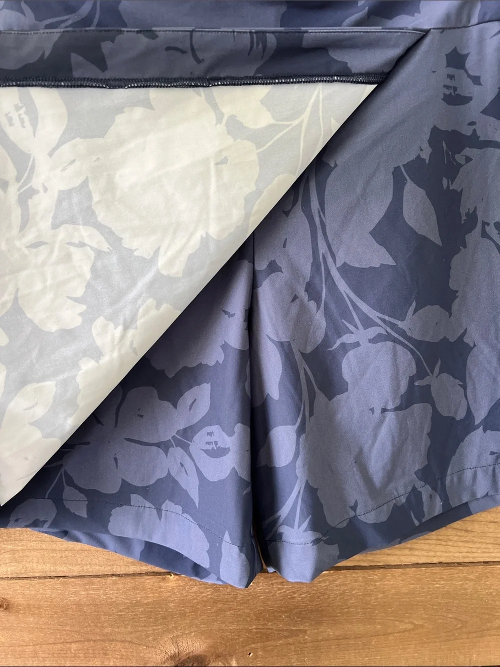 Spanx Women's Sunshine Wrap Skort in Navy Blue Floral Size XS